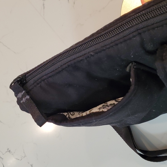 VERA BRADLEY Black ~ Zipper Closure 5-Pocket Bag with Extendable Shoulder Strap - Picture 3 of 12